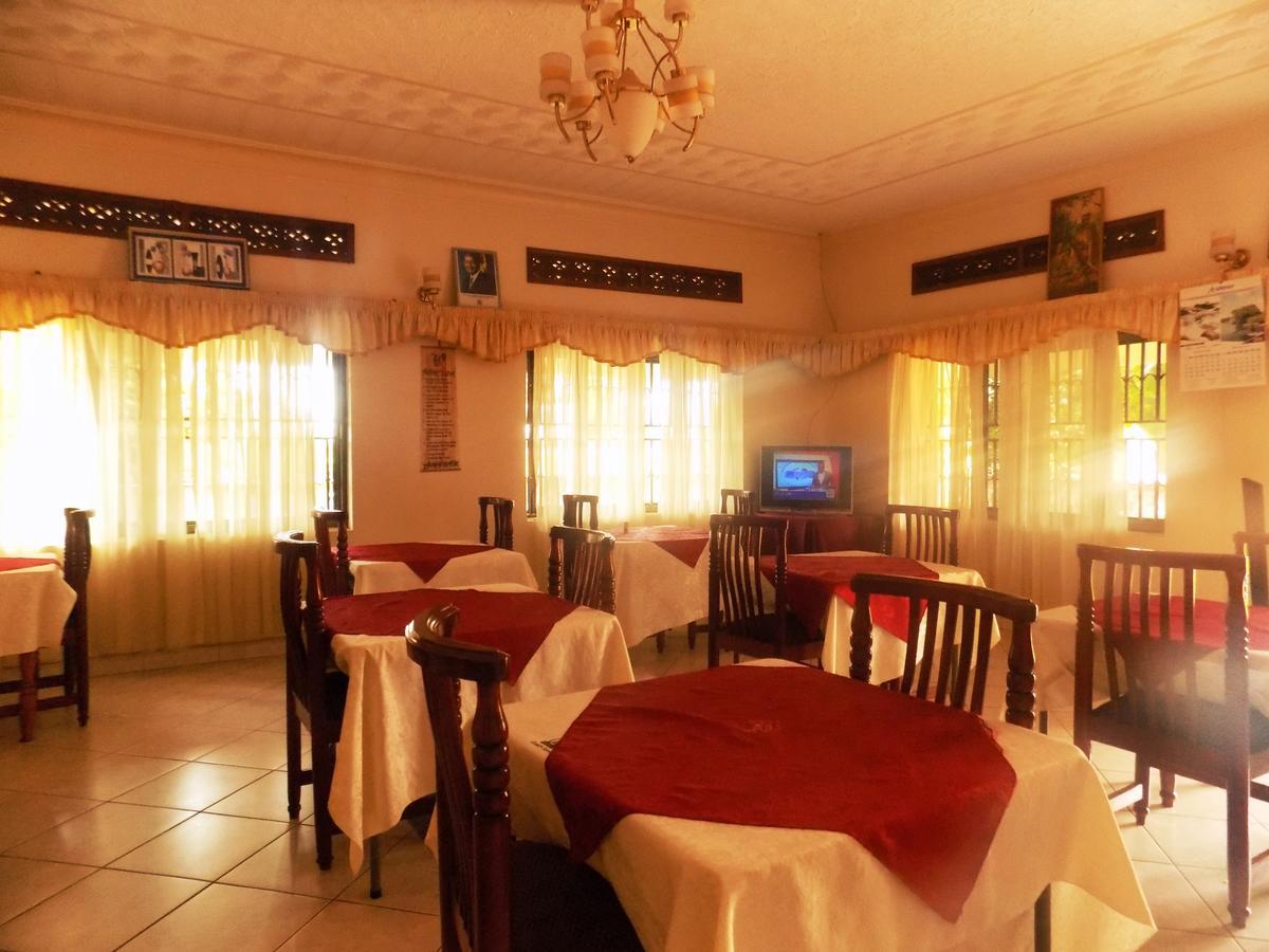 Rhino Motel Mbarara Exterior foto
